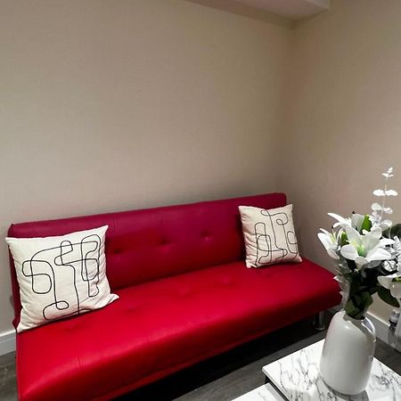 Апартаменты Flat In Лондон Экстерьер фото
