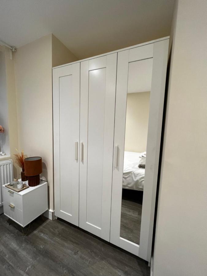 Апартаменты Flat In Лондон Экстерьер фото